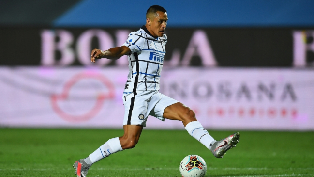 Alexis Sánchez deslumbró con un golazo que fue anulado por leve posición de adelanto