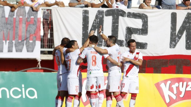 Jugadores de Curicó seguirán en cuarentena pese a dar negativo en últimos exámenes