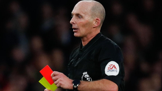 Jugadores que tosan deliberadamente podrán ser expulsados en la Premier League