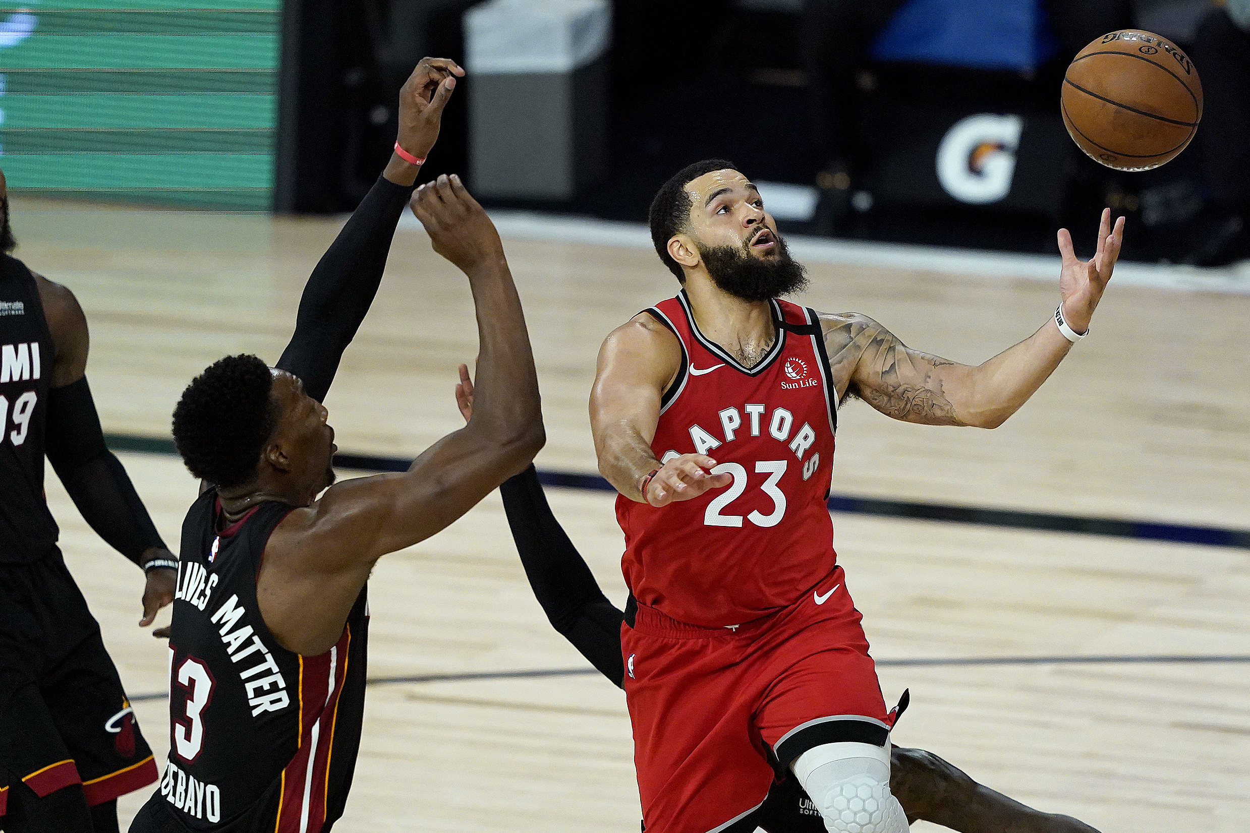 Toronto Raptors sumó su segunda victoria consecutiva tras batir a Miami Heat