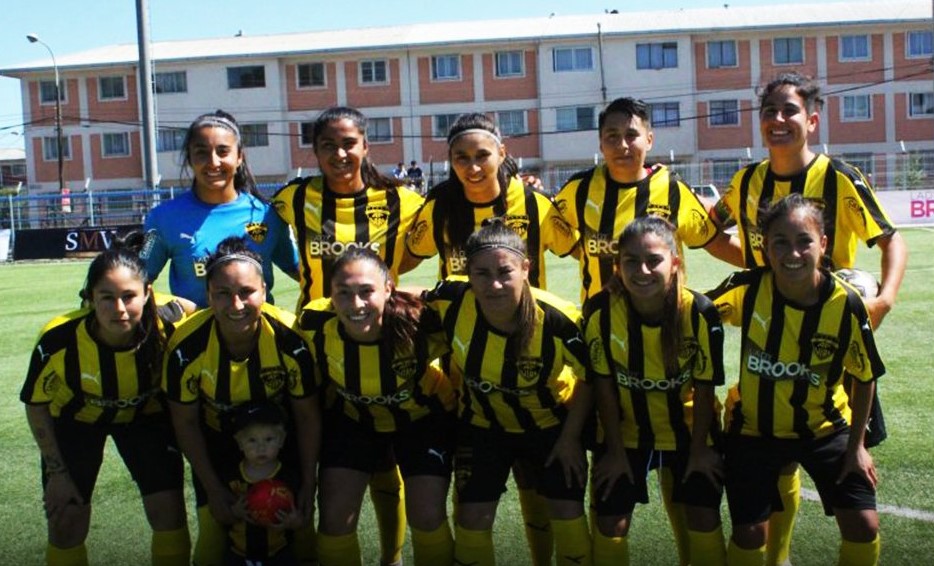 Capitana de Fernández Vial: No se puede vivir del fútbol femenino, se hace por amor al arte