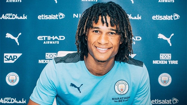 Manchester City fichó al zaguero holandés Nathan Aké