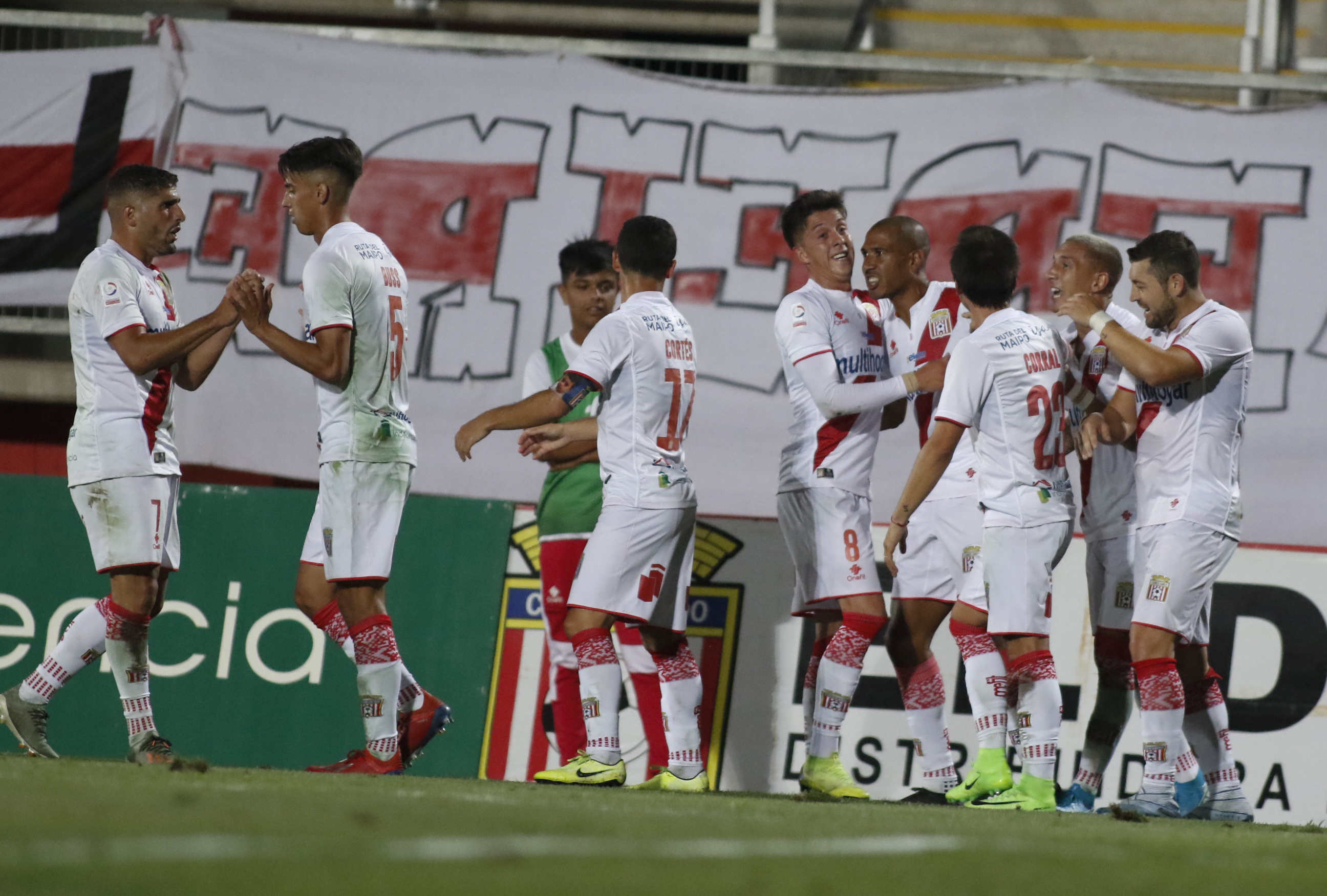 Plantel de Curicó se sometió a exámenes PCR y jugador contagiado mostró una “carga viral muy baja”