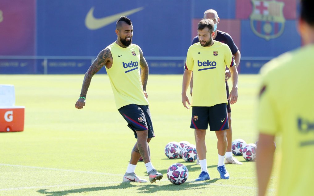 Barcelona de Arturo Vidal tuvo su última práctica previa al choque ante Napoli por la Champions