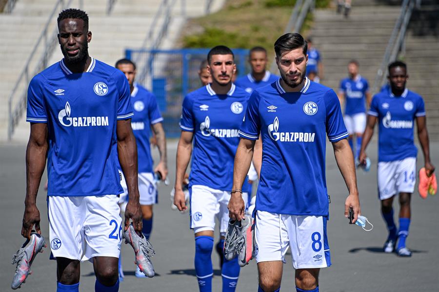 Schalke 04 realizó la presentación oficial de su plantel para la próxima temporada