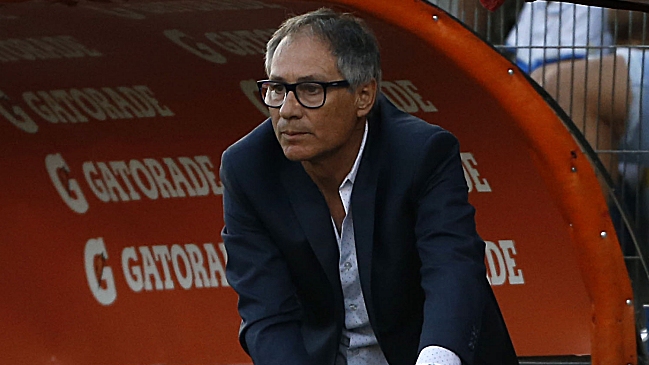 Holan: Fuenzalida es un deportista excepcional y su capitanía nunca estuvo en discusión