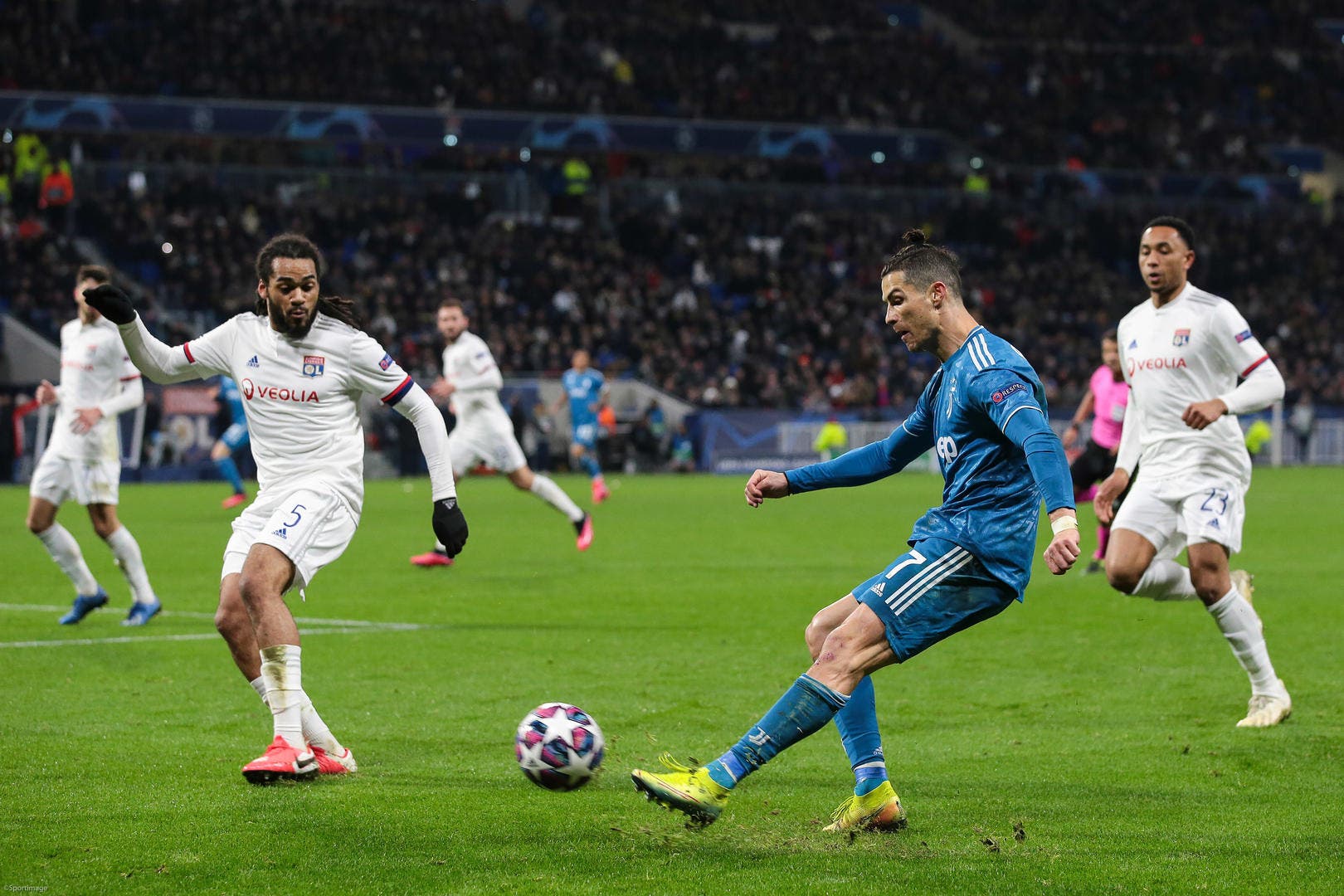 Juventus sale a revertir la serie ante Olympique de Lyon para seguir con vida en la Champions