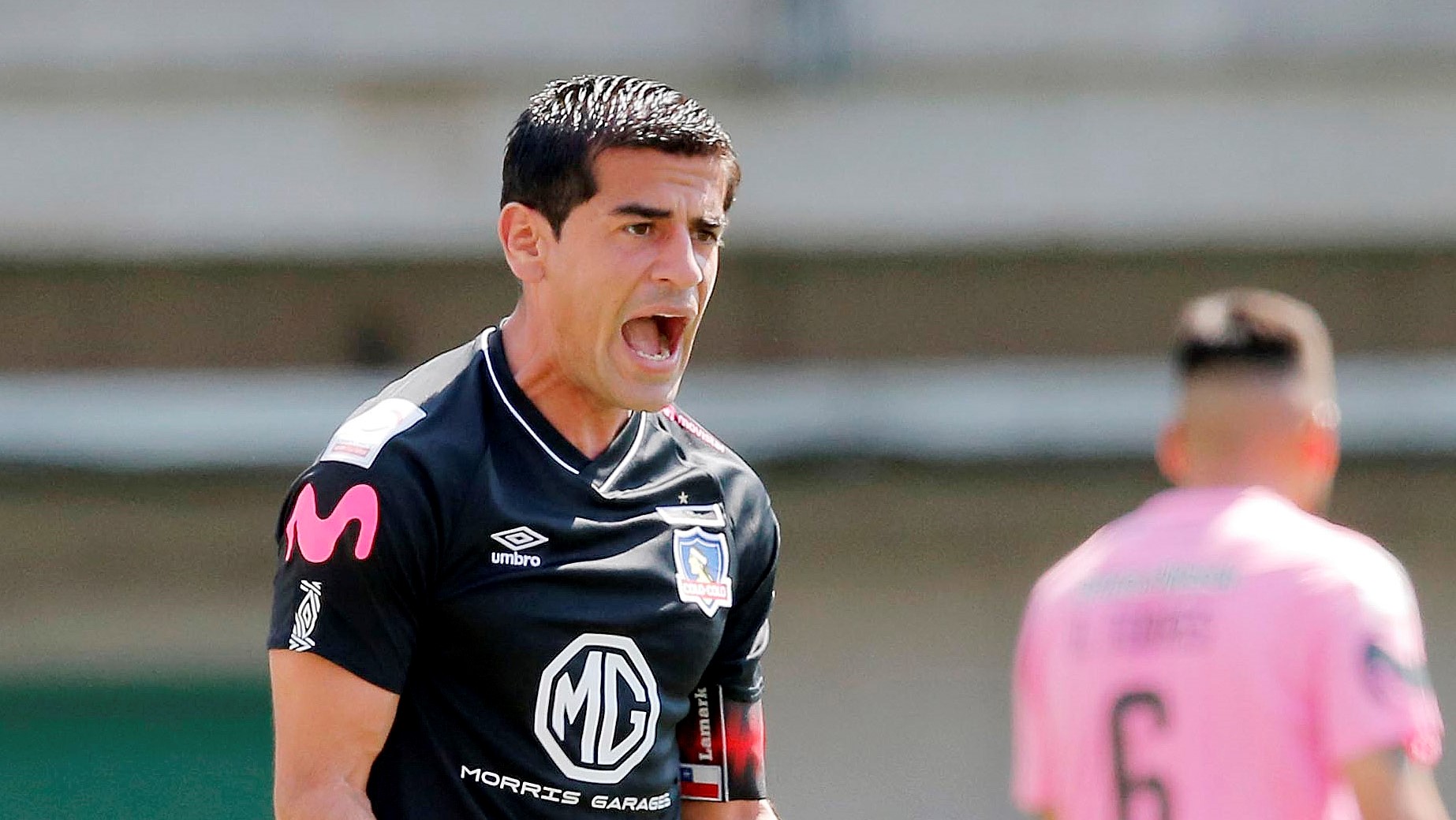 ¿Crisis total en el camarín de Colo Colo? Aseguran que Barroso y Mouche protagonizaron duro cruce