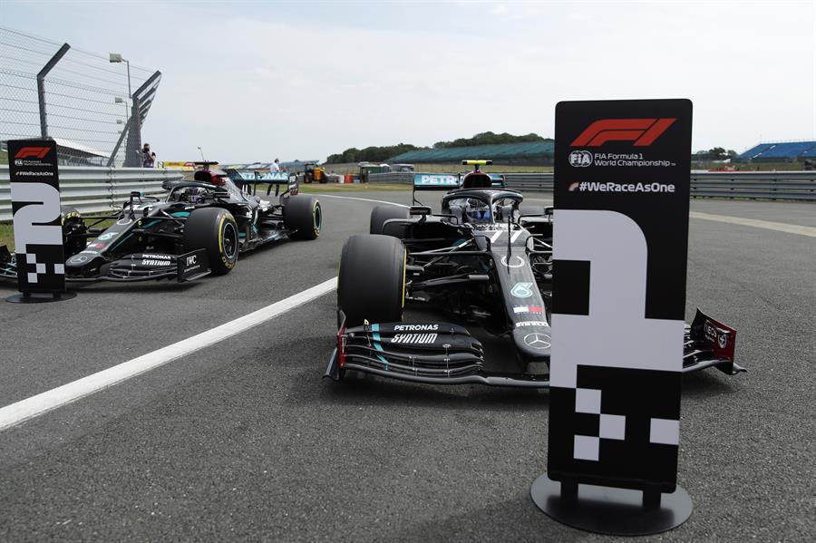 Valtteri Bottas ganó la “pole position” y saldrá primero este domingo en Silverstone