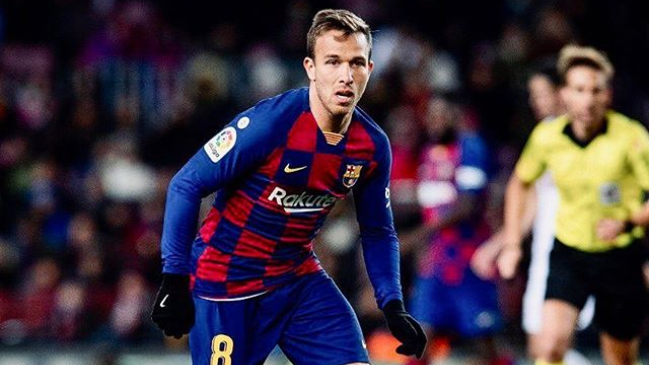 Arthur volvió a España, pero se le prohibió la entrada al Barcelona-Napoli