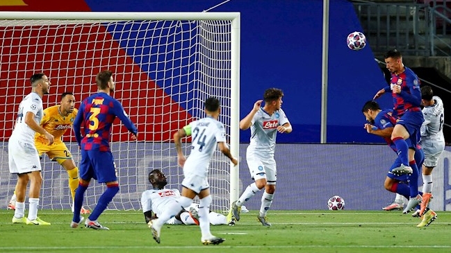 Clement Lenglet abrió la cuenta para Barcelona ante Napoli con un certero cabezazo