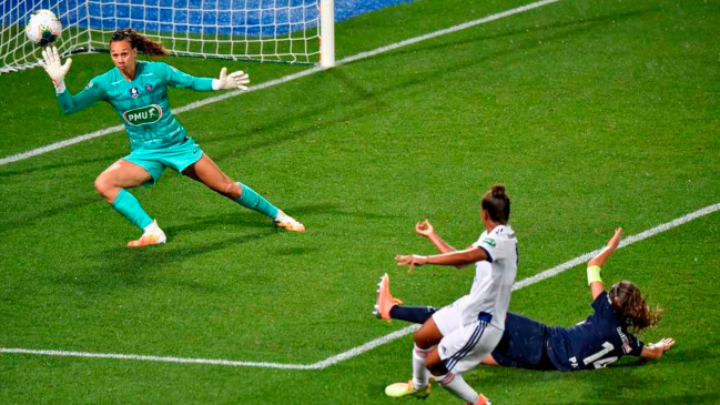 De heroína a villana: Christiane Endler protagonizó derrota de PSG ante Lyon en final de la Copa de Francia