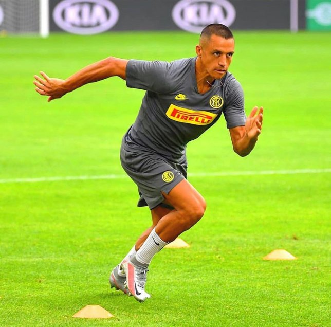 Un motivado Alexis Sánchez preparó el desafío de Inter de Milán en la Europa League