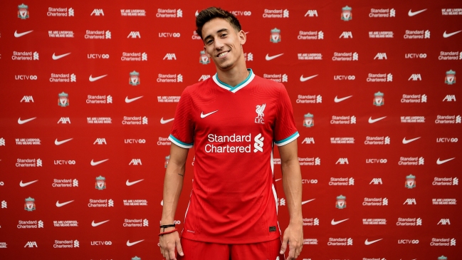 Liverpool anunció fichaje del lateral griego Kostas Tsimikas