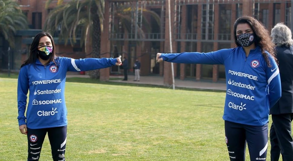 La Roja Femenina volvió a las prácticas en cancha para preparar el Repechaje Olímpico