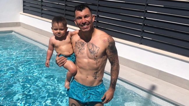 El tierno saludo de Gary Medel por el primer cumpleaños de su hijo