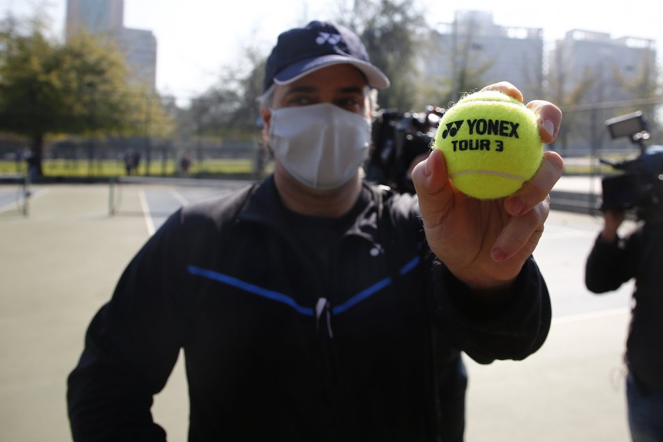 Fernando González participó de reapertura de canchas del Parque Araucano