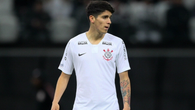 Angelo Araos participó en empate de Corinthians ante Gremio en el Brasileirao