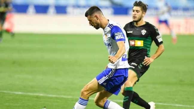 Se quedan en Segunda: Jugador de Zaragoza picó la pelota en un penal y se lo atajaron