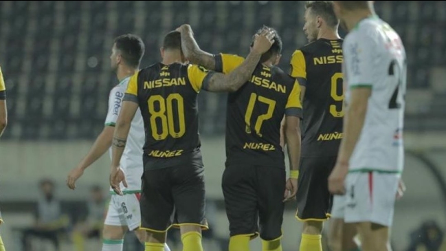 Forlán le ganó el duelo a Abreu: Peñarol derribó a Boston River en la liga uruguaya