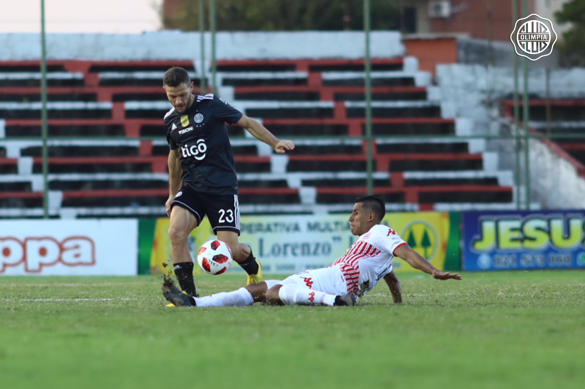 El colista de Paraguay rescató heroico empate ante el líder Olimpia