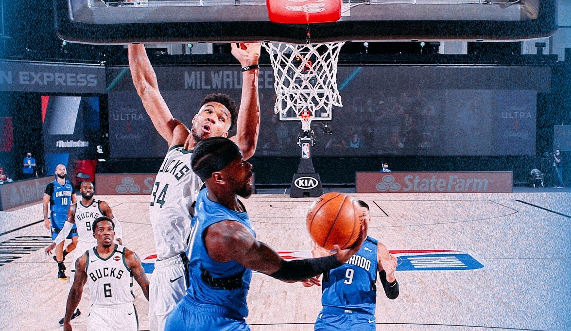 Orlando Magic dio la primera sorpresa en los playoffs al vencer a Milwaukee Bucks