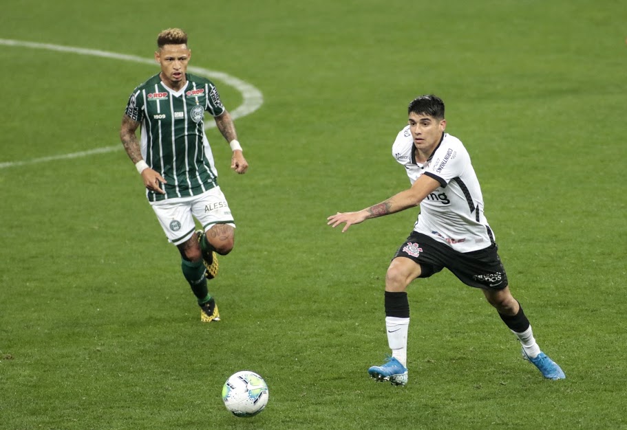 Angelo Araos aportó asistencia en primer triunfo de Corinthians en el Brasileirao