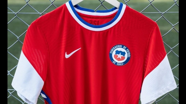 “Horrible”: Así reaccionaron los hinchas luego que se revelara la nueva camiseta de la Roja