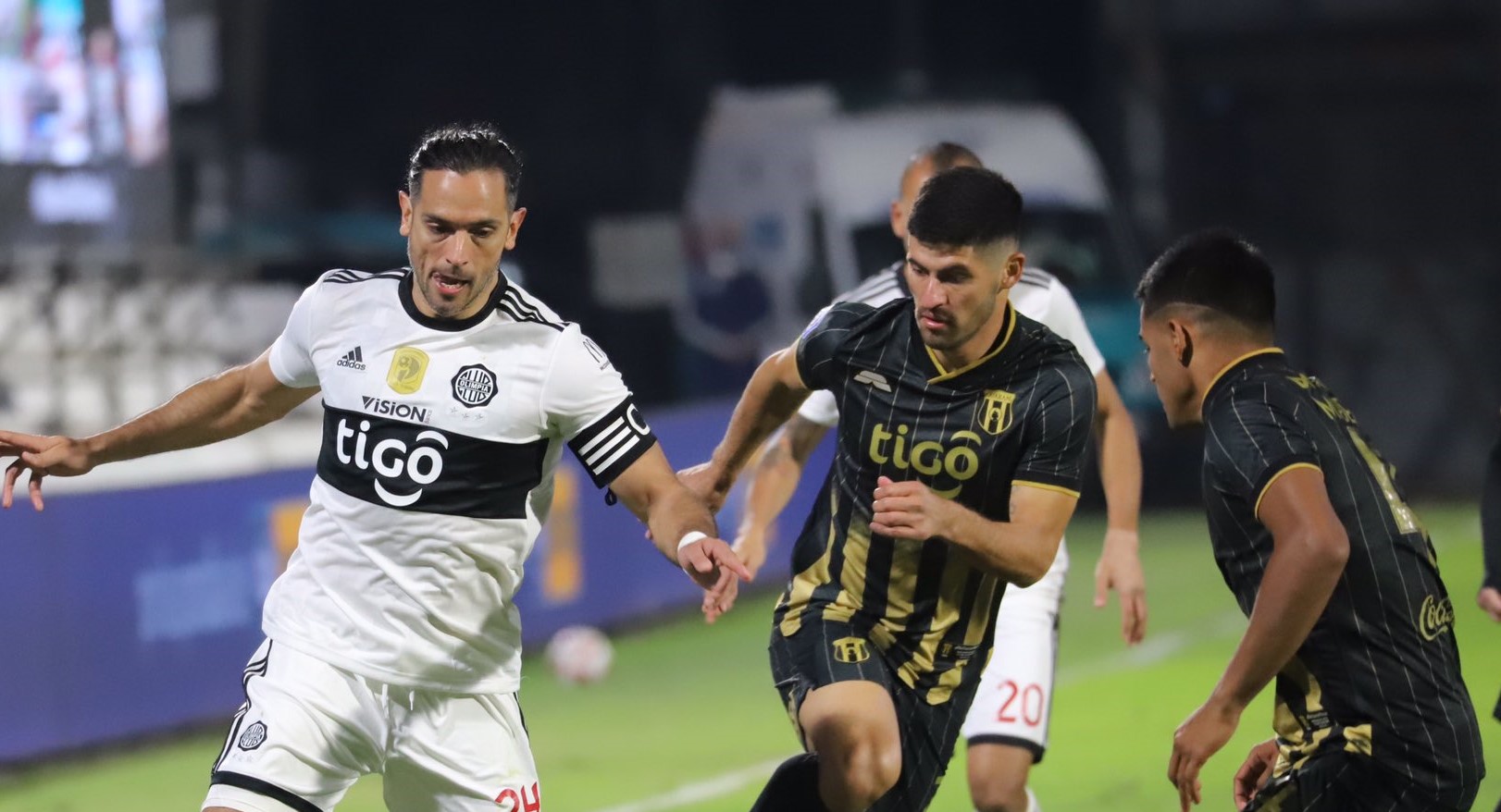 Guaraní golpeó a Olimpia y le impidió recuperar el liderato en Paraguay