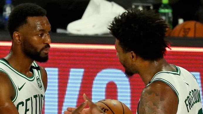 Boston Celtics logró cerrado triunfo ante los Sixers y dejó la serie casi definida en los playoffs