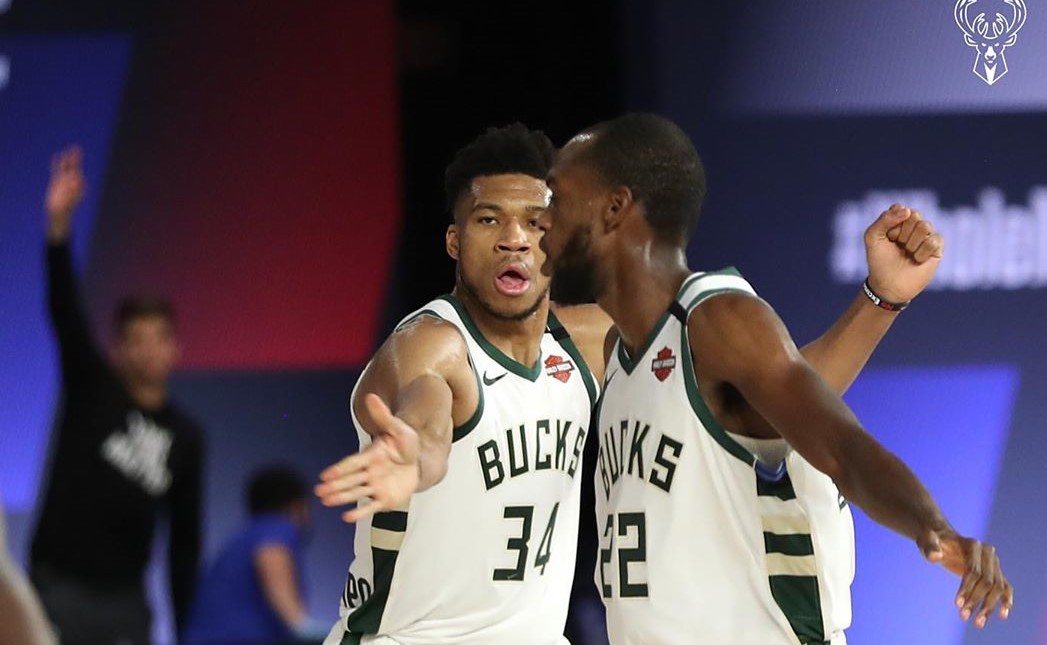 Milwaukee Bucks y Antetokounmpo destrozaron a Orlando Magic y tomaron ventaja en las serie