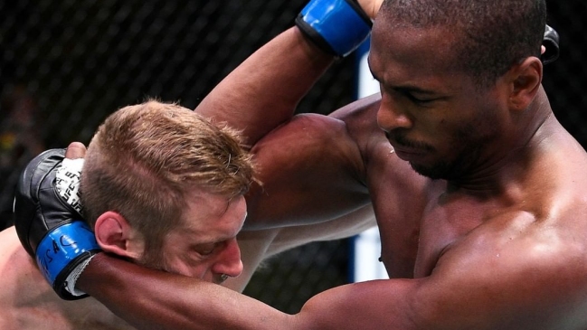 El brutal nocaut con el que Mike Rodríguez venció a Marcin Prachnio en la UFC Fight Night