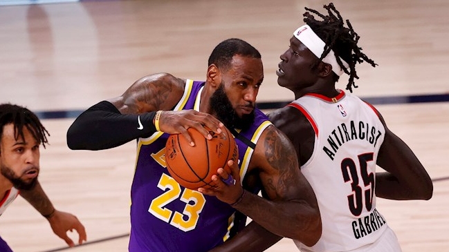 LeBron James lideró la victoria de Los Angeles Lakers sobre Portland Trail Blazers