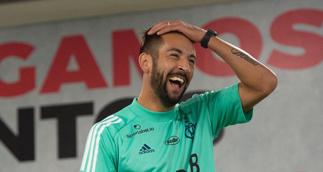 Mauricio Isla: Estoy motivado por llegar a un club poderoso como Flamengo