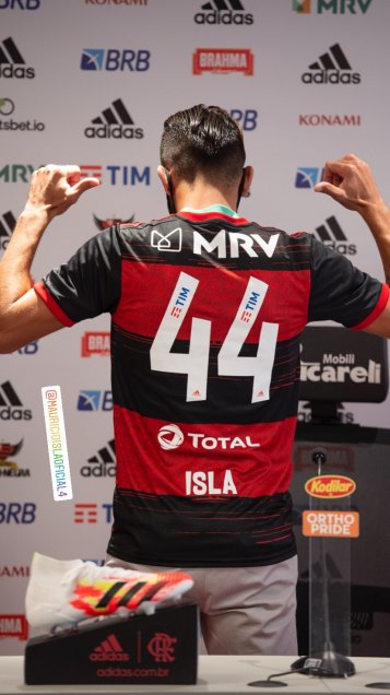 La presentación de Mauricio Isla como flamante refuerzo de Flamengo