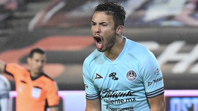 Nicolás Díaz aprovechó un tiro libre para anotar por Mazatlán ante Pachuca en la Liga MX