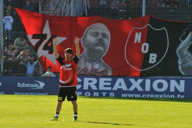 “Tu sueño, nuestra ilusión”, hinchas de Newell’s hicieron caravana para pedir a Lionel Messi