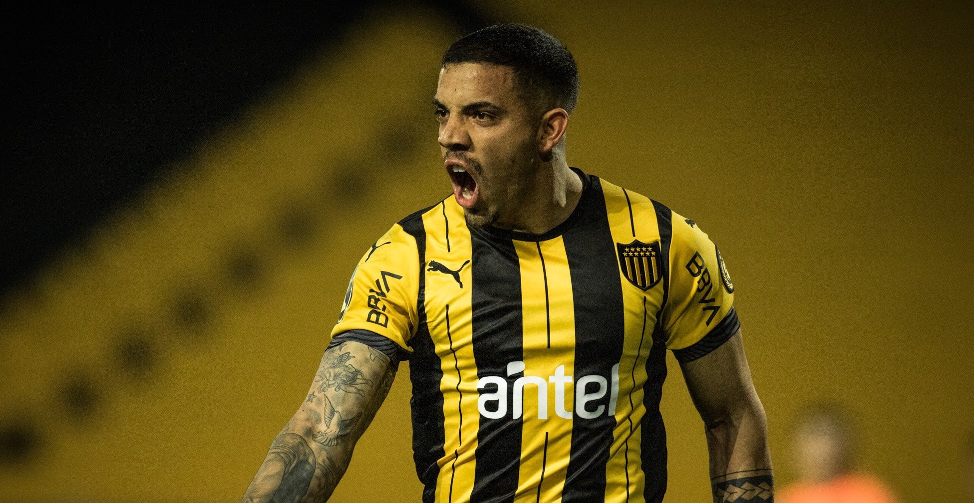 Peñarol de Christian Bravo volvió al triunfo tras batir a Cerro Largo en Uruguay