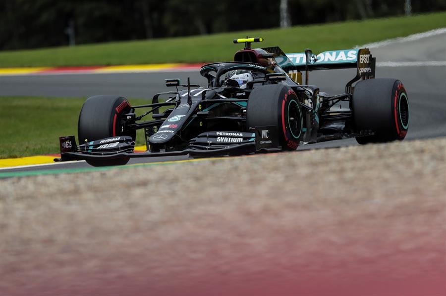 La celebración al estilo de “Black Panther” de Lewis Hamilton tras ganar la pole en Bélgica