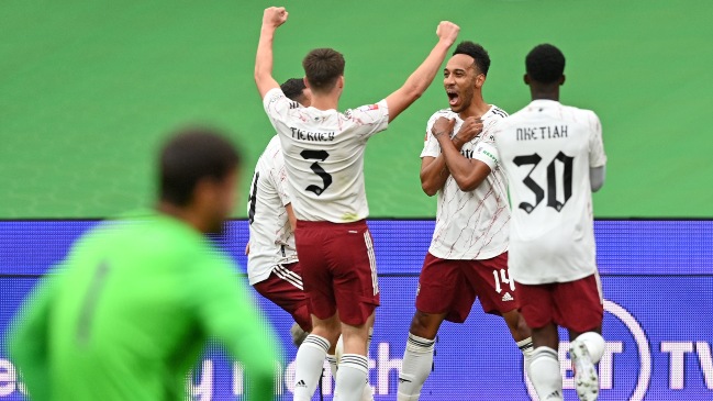 Pierre-Emerick Aubameyang anotó ante Liverpool y festejó en honor a Chadwick Boseman