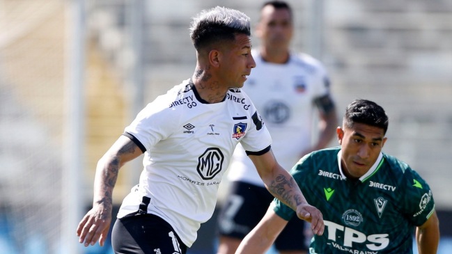Leonardo Valencia marcó de penal y dejó a Colo Colo arriba en el marcador en el segundo tiempo