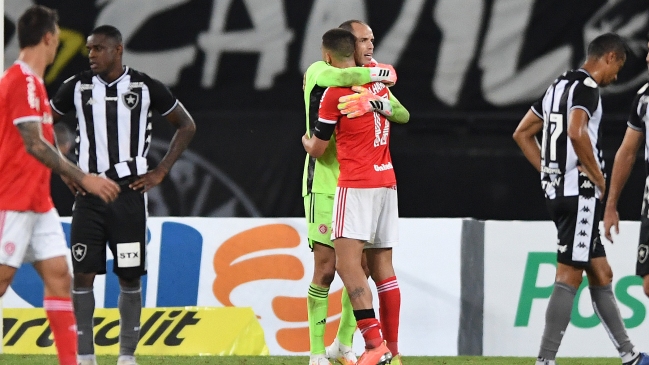 Internacional derrotó a Botafogo y se afianzó como líder de la liga brasileña