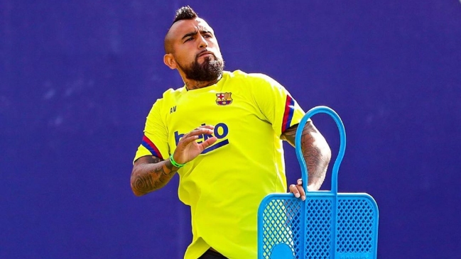 Arturo Vidal participó en la primera práctica de Barcelona al mando de Ronald Koeman