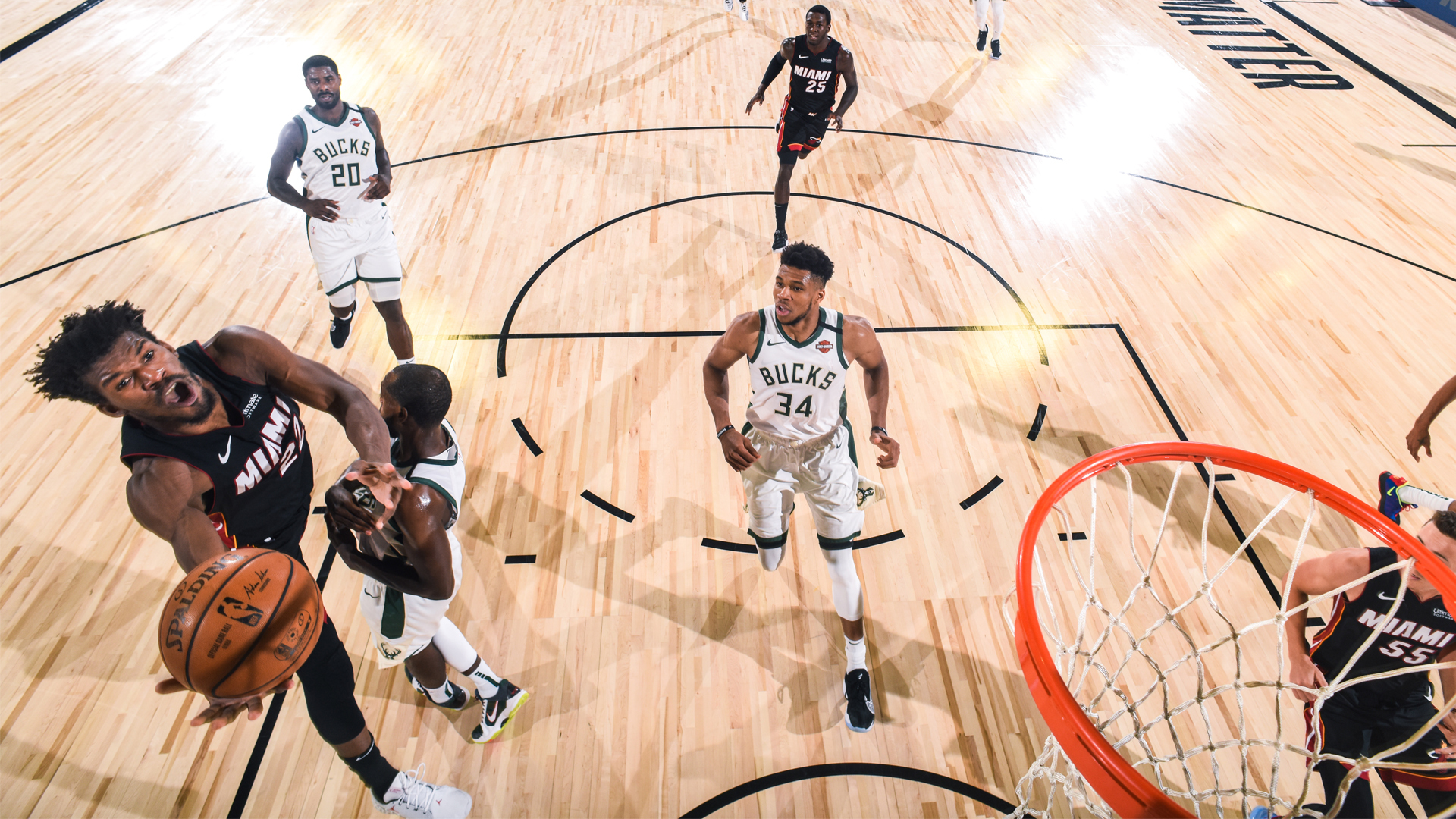 Jimmy Butler consiguió su mejor marca de playoffs en triunfo de Miami Heat ante Milwaukee Bucks