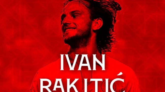 Ivan Rakitic vuelve a Sevilla: Firmó contrato hasta el 2024