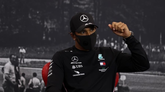 Lewis Hamilton: He visto imágenes increíbles de las estrellas en Chile, me gustaría ir