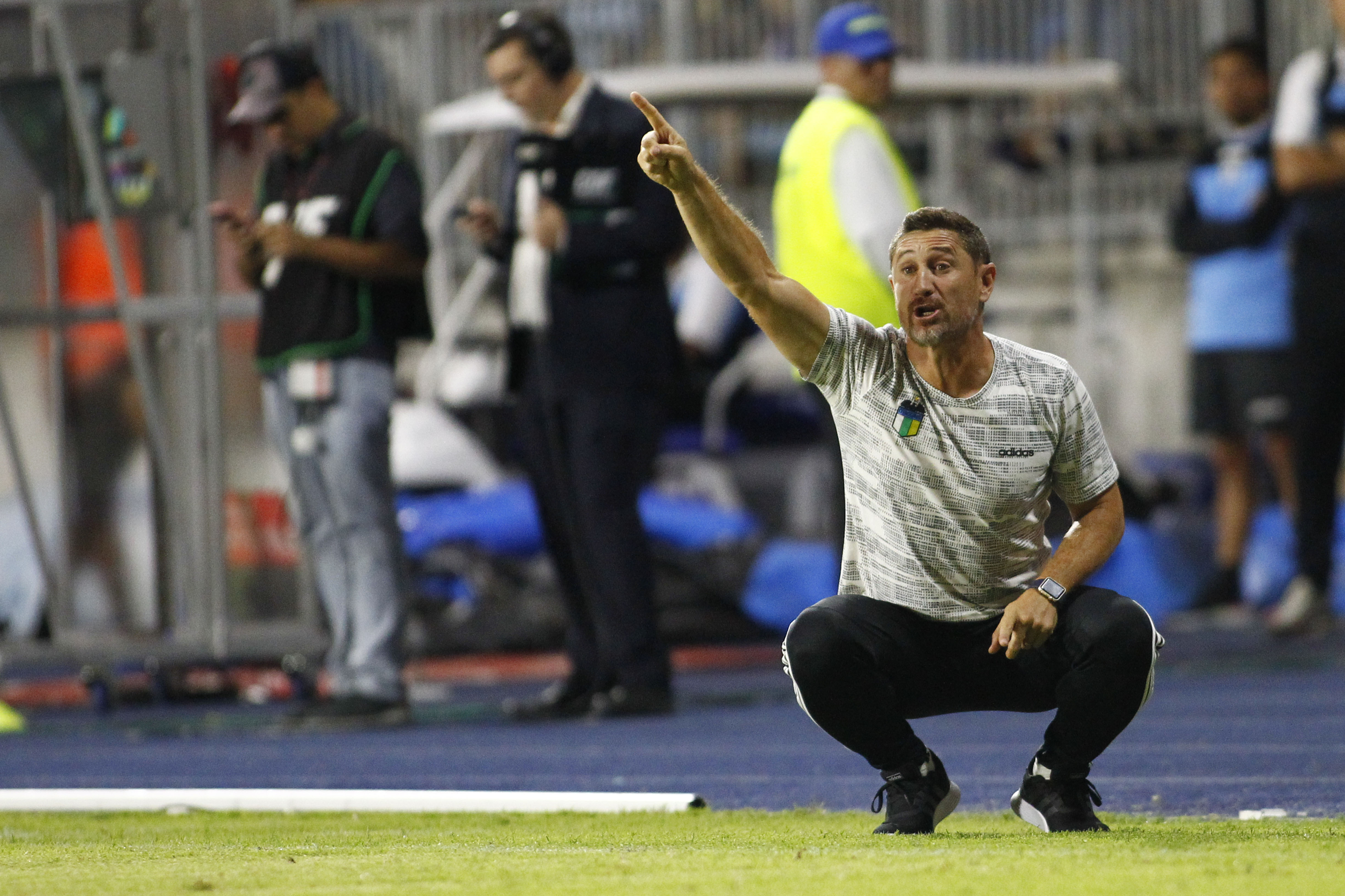 Patricio Graff: La única forma de salir adelante es con el cuchillo entre los dientes