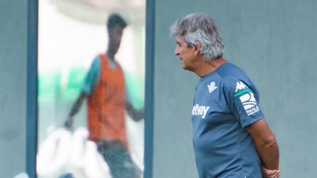 Pellegrini derribó el mito y nombró a todos los chilenos que dirigió en el extranjero