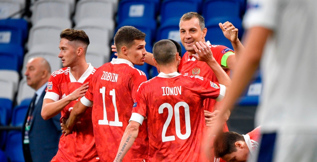 El grosero error defensivo que aprovechó Dzyuba en el triunfo de Rusia sobre Serbia