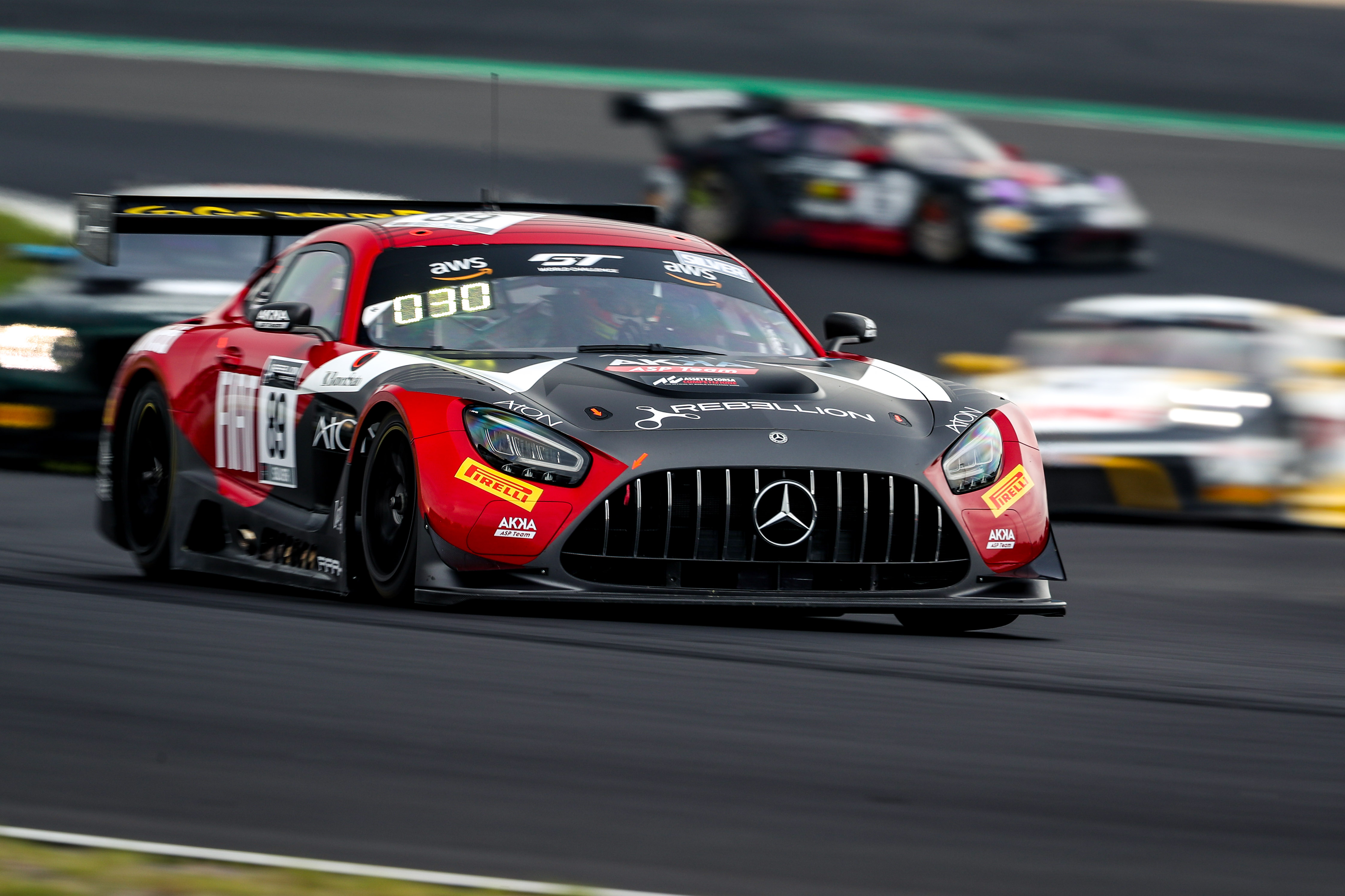 Benjamín Hites hará historia al correr en las 6 Horas de Nürburgring